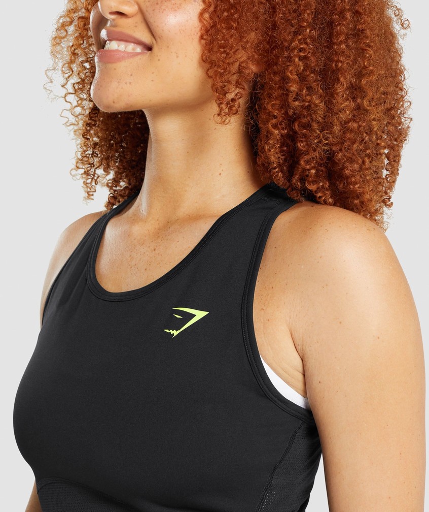 Black Women's Gymshark Pulse Crop Tank | USA-01435